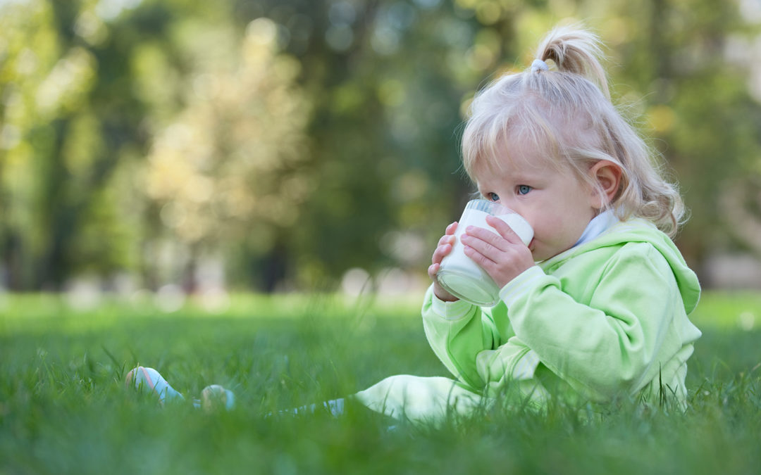 Az anyatejes táplálás is hozzájárulhat a kisgyermekkorban kialakuló tejfehérje-allergia megelőzéséhez